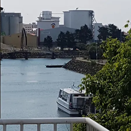 Quai 85 *